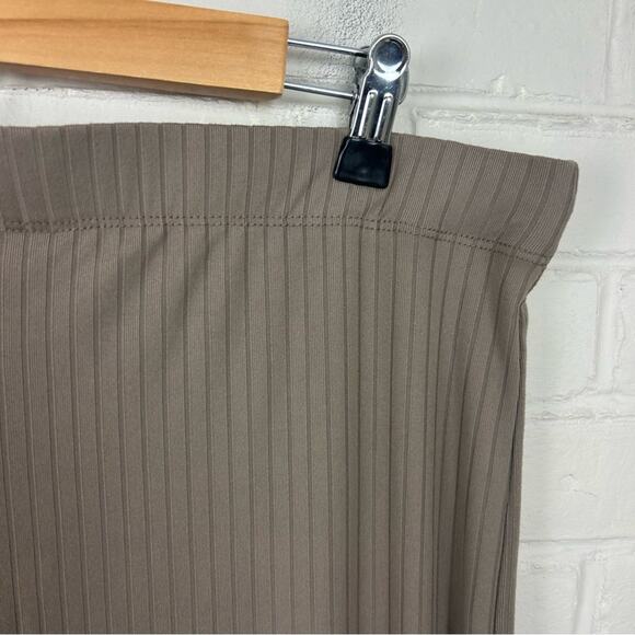 Rue 21 Plus Size Mocha Ribbed Knit Top & Pants Lounge Set Size 3X - Picture 10 of 13